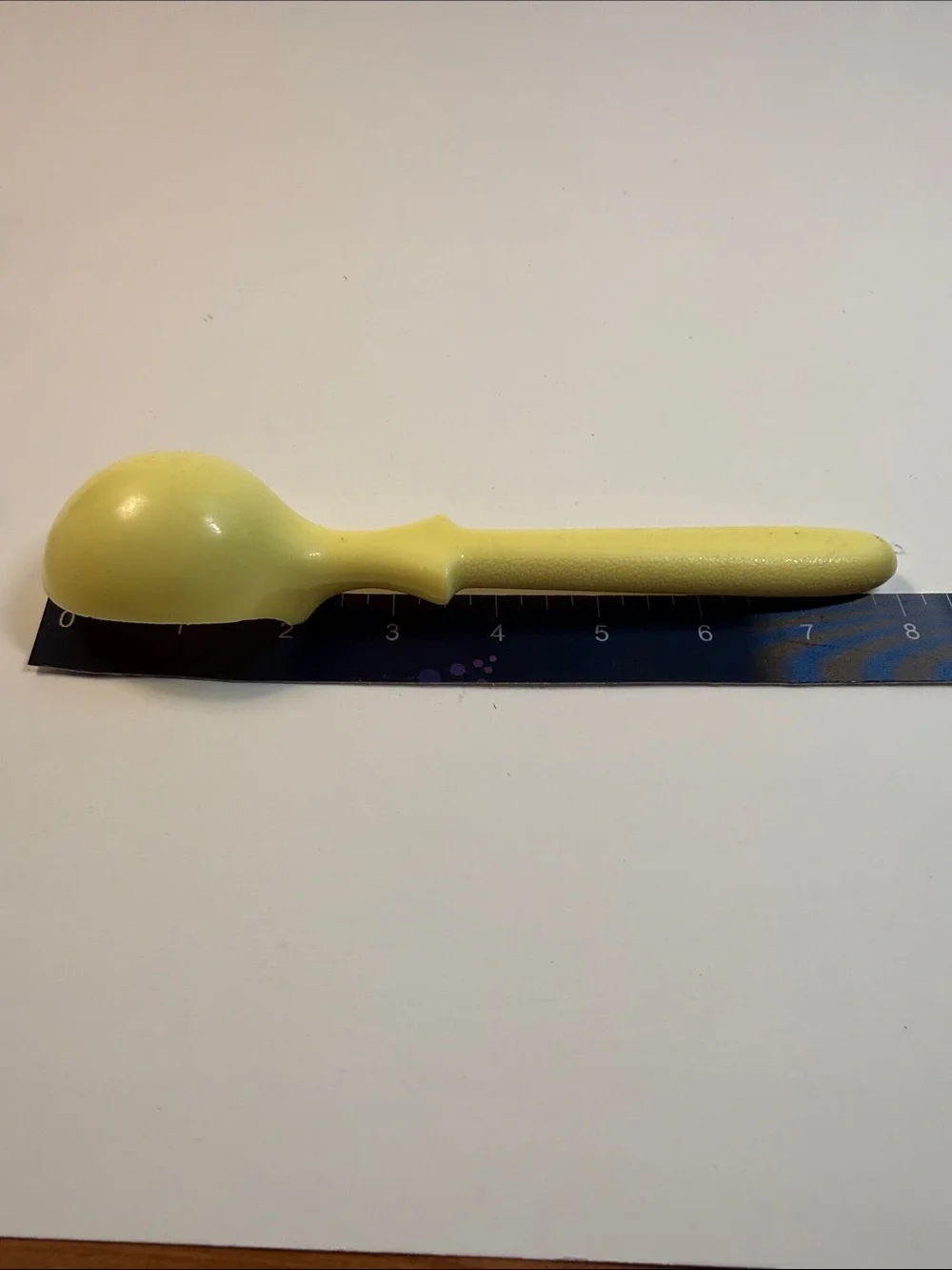 Vintage yellow plastic ice cream scoop no brand